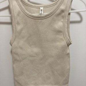 ARITZIA SUNDAY BEST SINCHSEAMLESS TANK size XS color MATTE PEARL